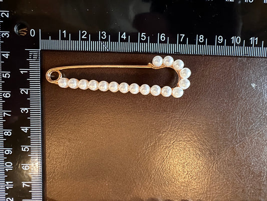Pearl Safety Pin gold large