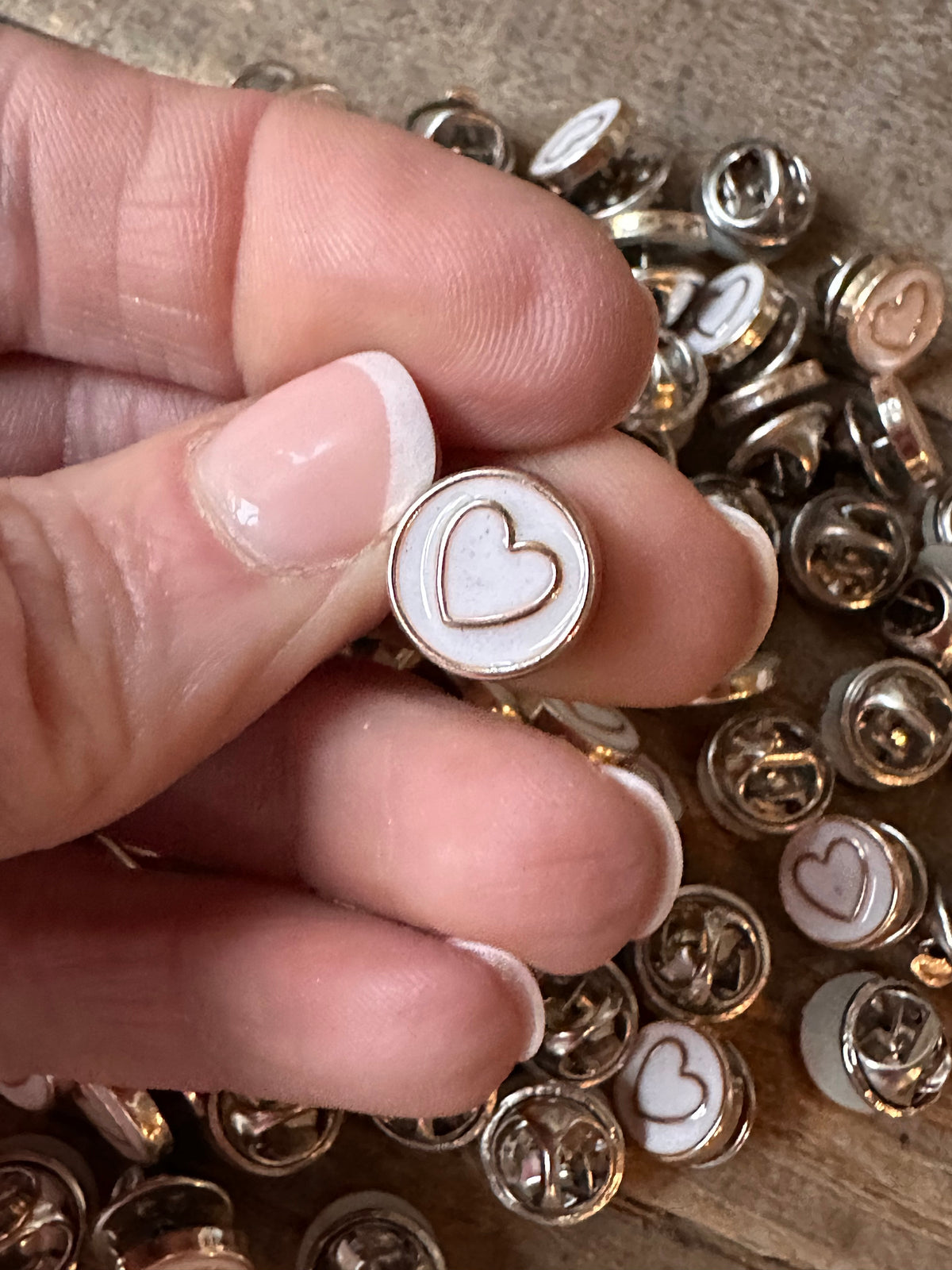 Inset White Heart Hat Pin